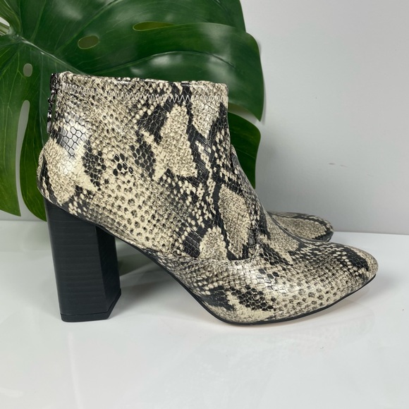 Franco Sarto Kortney snake print heeled Roccia cream clock boots Sz 7.5M - Picture 2 of 13